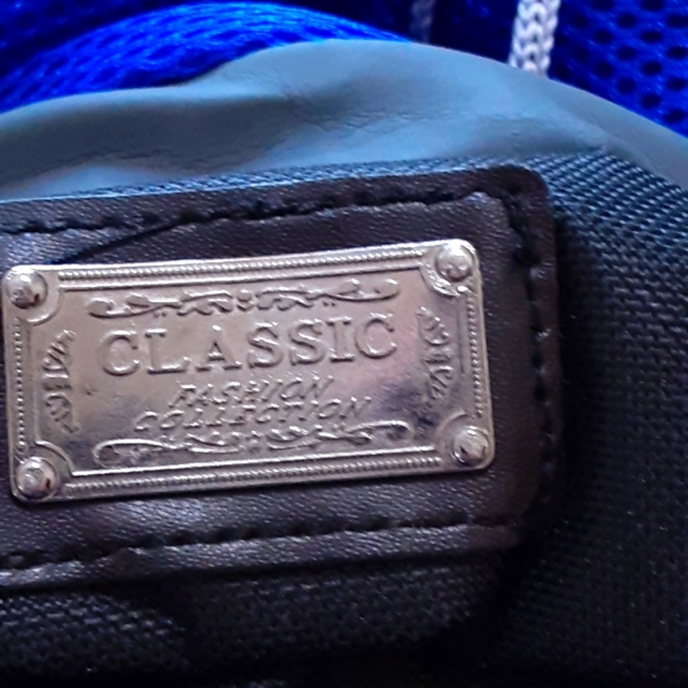 CLASSIC Fashion Collection Drawstring & Zipper Backpack - Picture 2 of 11